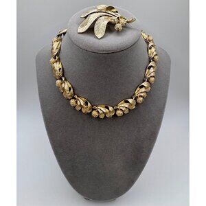 Vintage Lisner Gold Tone Leaf Necklace & Brooch Set Signed